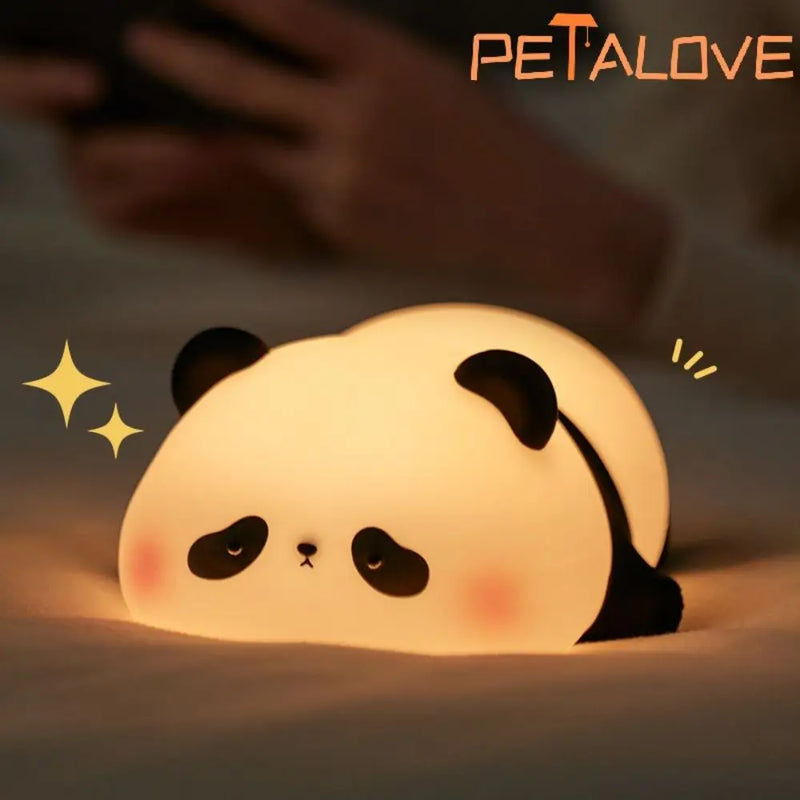 Apresentamos a encantadora Luminária Noturna de Silicone em Formato de Animais – a combinação perfeita de funcionalidade e design para iluminar suas noites com suavidade e estilo.